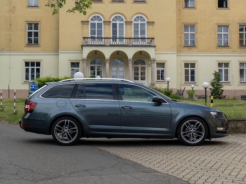 Škoda Octavia 1.4 TSI 110 kW Tažné CarPlay - fotka 5 z 31