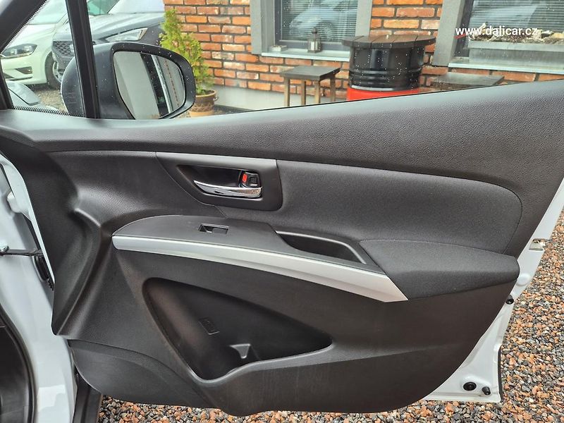 Suzuki SX4 S-Cross (2014) 1.6VVT 88KW CLUB Tažné - fotka 37 z 53