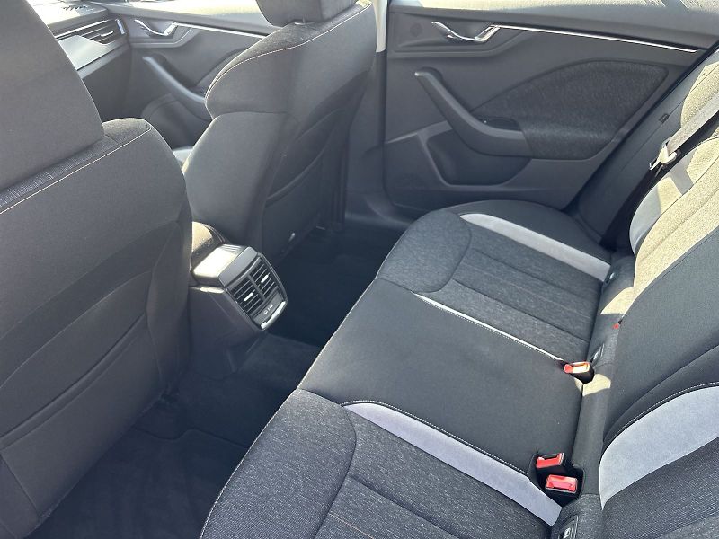 Škoda Kamiq (2023) 1.0 TSI Style - fotka 8 z 28