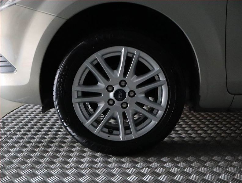 Ford Focus (2010) 1.6 16V, po STK, Tažné - fotka 15 z 15