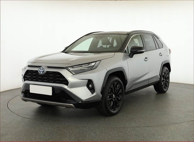Toyota RAV4 (2024) 2.5 Hybrid - fotka 2 z 16