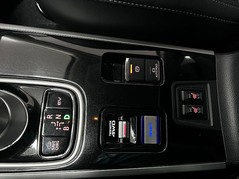 Mitsubishi Outlander 2.4 PHEV 165 kW, 4x4, 2020 - fotka 37 z 38