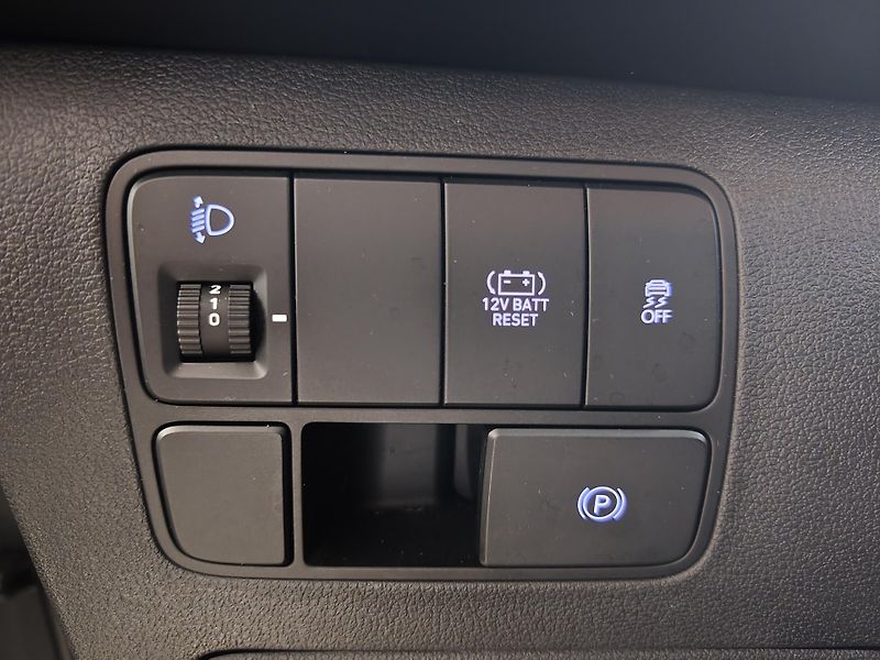 Hyundai Staria (2026) 1.6T-GDi 117kW HEV Comfort - fotka 16 z 22