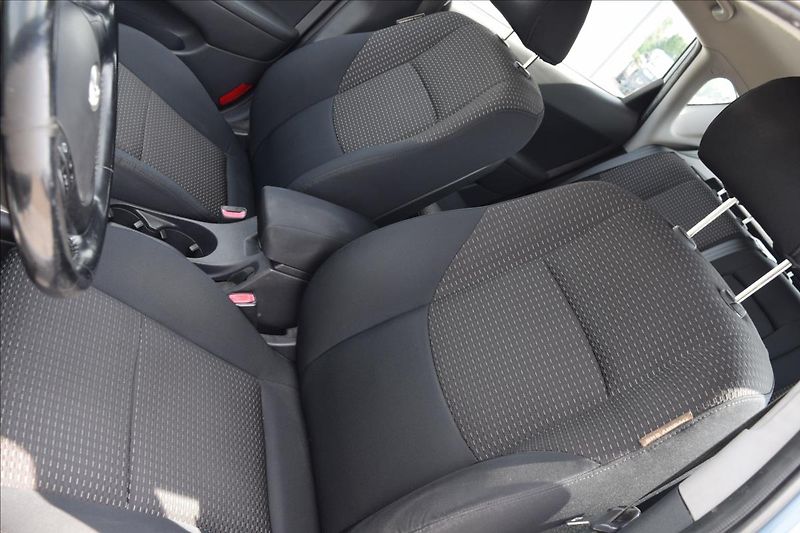 Hyundai i30 1,6 CRDi 66KW COMFORT+ 2XKOLA - fotka 14 z 42