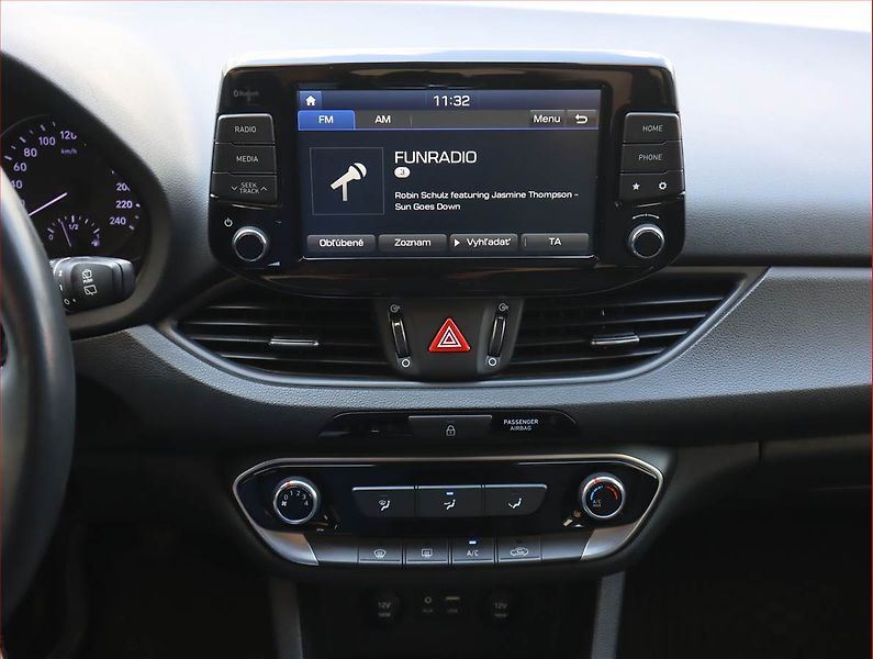 Hyundai i30 (2019) Comfort 1.4 CVVT, Serv.kniha - fotka 12 z 20