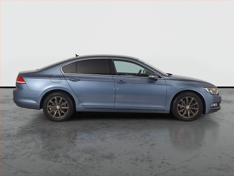 Volkswagen Passat (2015) 1.6 TDI, Navi, Tempomat - fotka 6 z 22