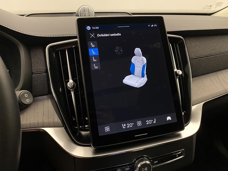 Volvo XC90 T8 RECHARGE BRIGHT ULTRA 7míst - fotka 66 z 70