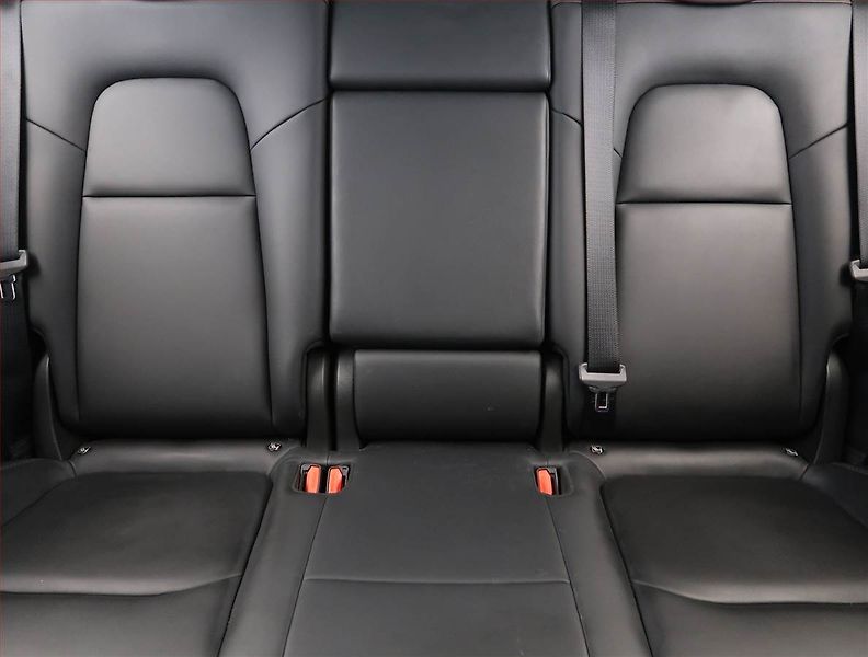 Tesla Model Y (2024) Standard LFP 64kWh, digi klima - fotka 10 z 33