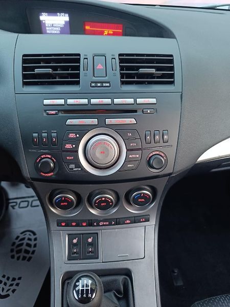 Mazda 3 1.6/77kW - fotka 23 z 27