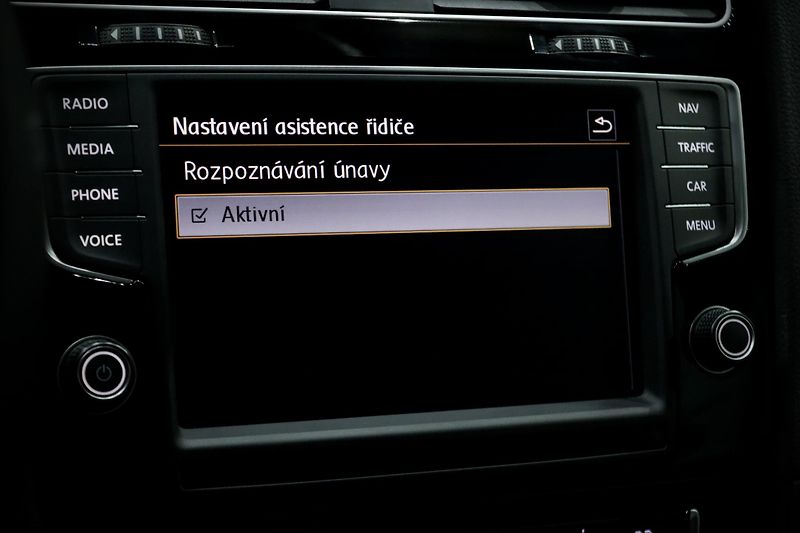Volkswagen Golf Variant 7 1.4 TSI 92 kW Highline - fotka 26 z 32