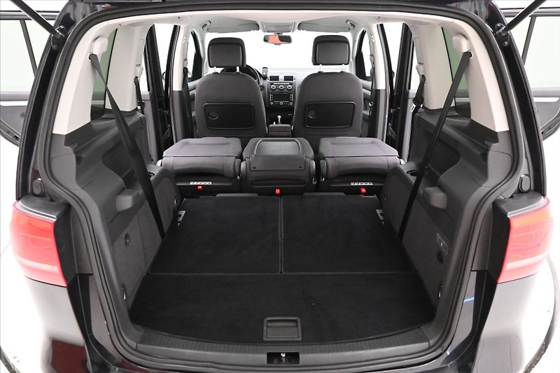 Volkswagen Touran 2,0 TDI 103kW DSG 7 míst Nová - fotka 12 z 31