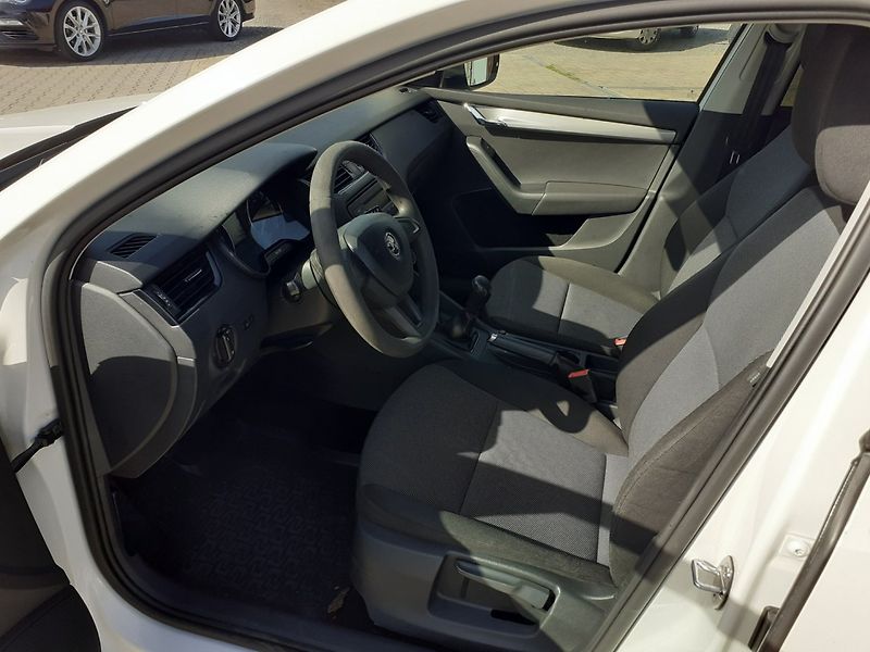 Škoda Octavia (2015) III Kombi 1.6 TDi - fotka 11 z 25