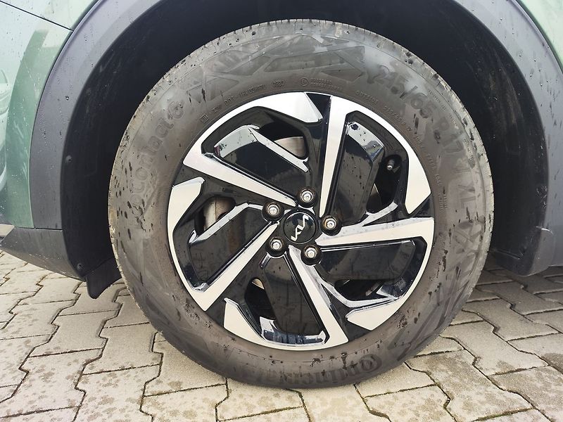 Kia Sportage 1.6 T-GDi/118kW Exclusive DCT - fotka 30 z 32