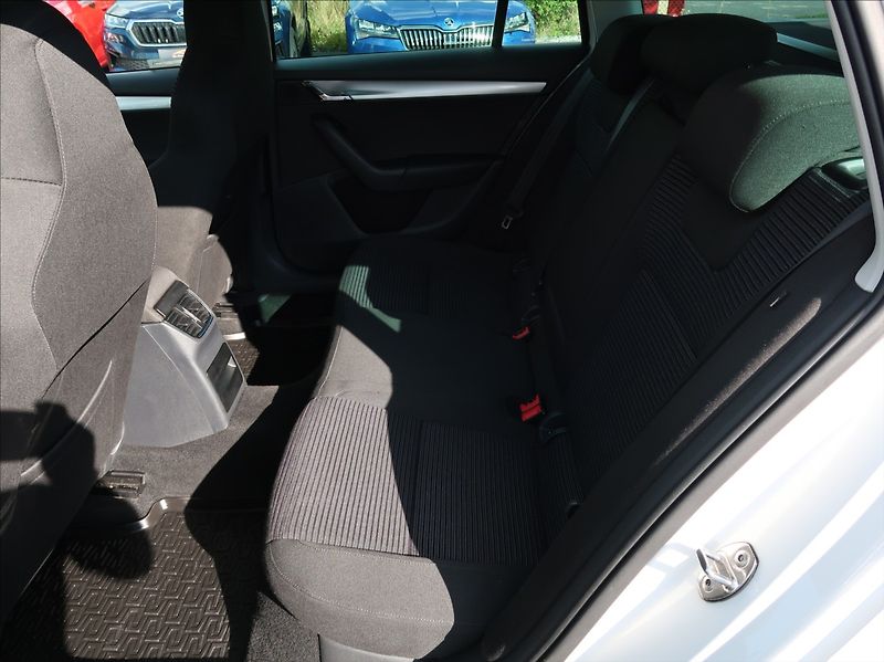 Škoda Octavia 1,6 TDi,77kW,NovéČR,tempomat - fotka 17 z 22