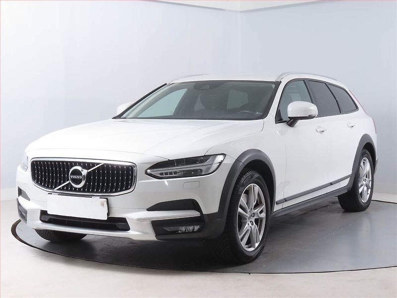 Volvo V90 (2018) Cross Country - fotka 2 z 17