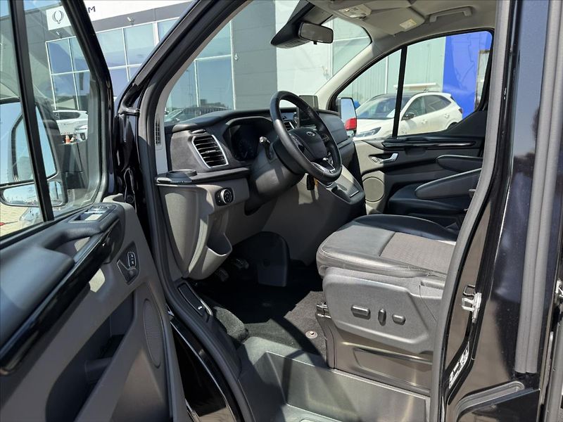 Ford Tourneo Custom 2,0 136kW Sport L1 Webasto - fotka 18 z 29