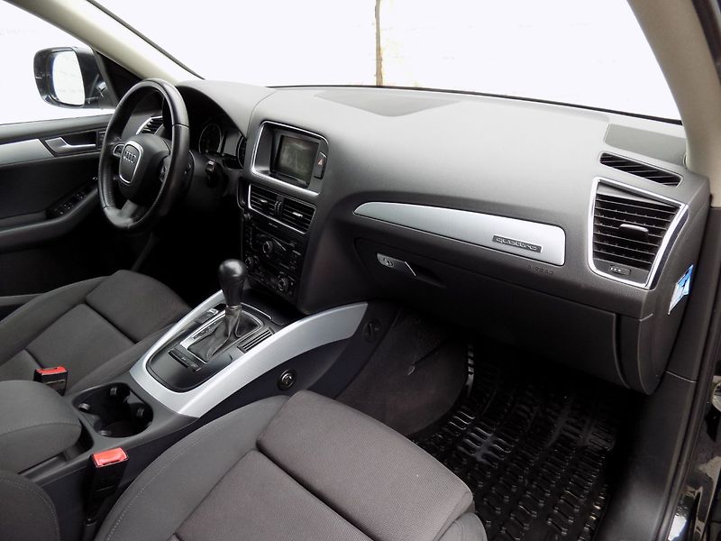 Audi Q5 (2010) 2.0TDI/4x4/Bi-xenon/LED/ - fotka 15 z 38