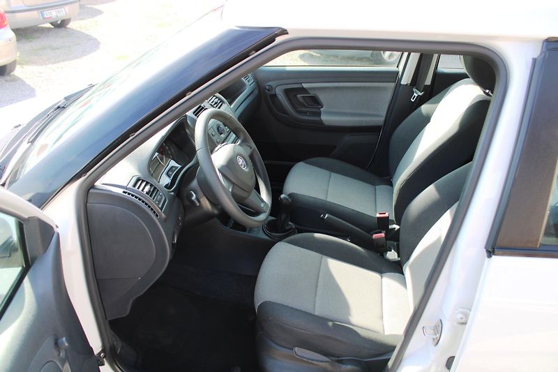 Škoda Fabia (2014) 1,4i 16V KLIMA EL.OKNA PC ALU - fotka 9 z 16