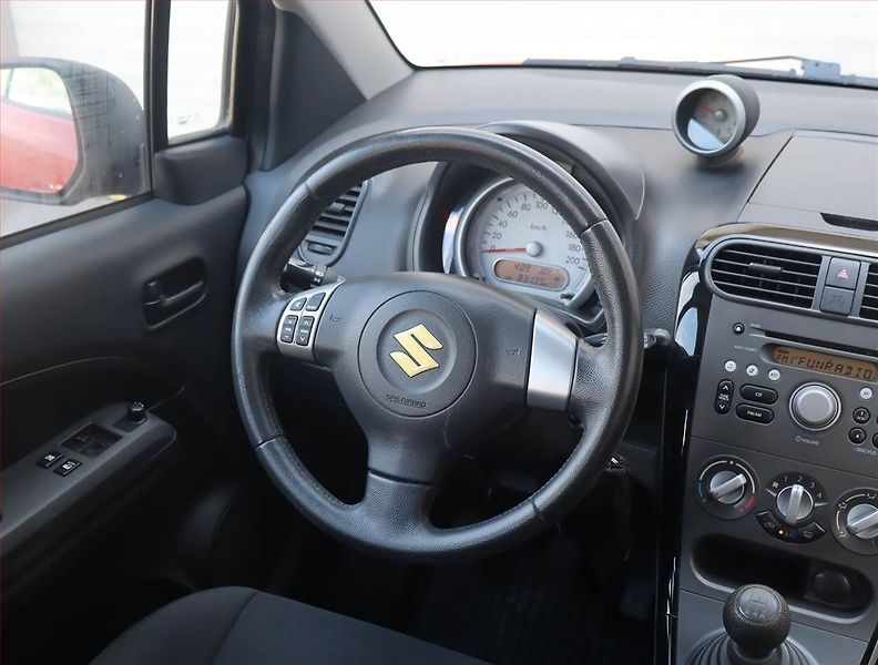 Suzuki Splash (2012) 1.0, Vyhř. sedaček - fotka 7 z 16
