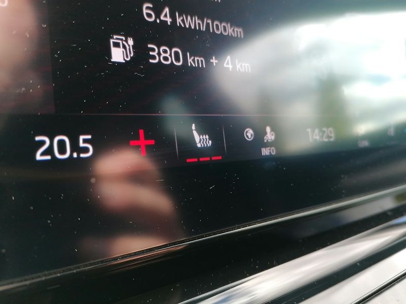 Škoda Octavia (2021) 1.4 TSI iV RS 180kW Head-up - fotka 20 z 29