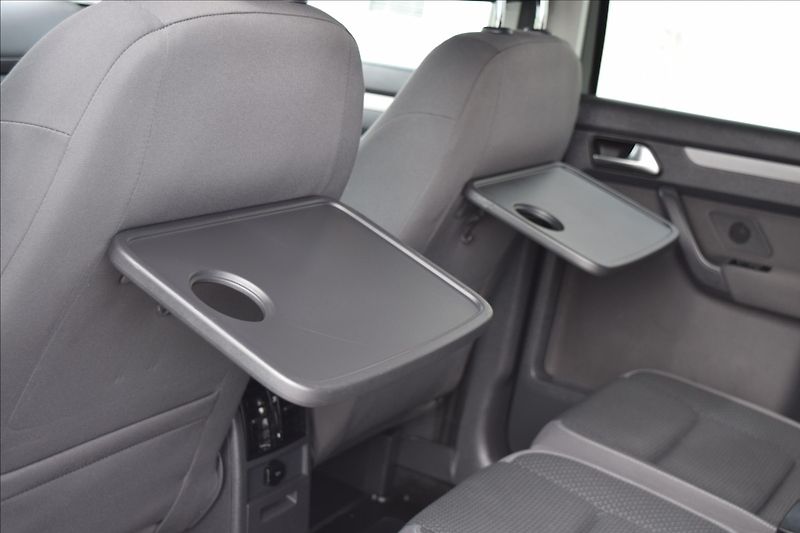 Volkswagen Touran 1,6 TDI 77KW BIXENON TAŽNÉ - fotka 18 z 40