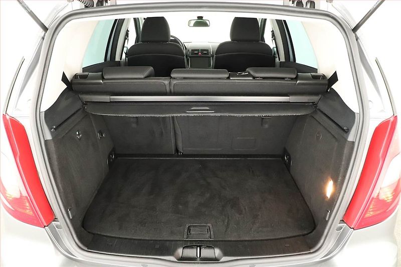 Mercedes-Benz Třídy A (2012) A 160, Vyhř. sedaček - fotka 10 z 15