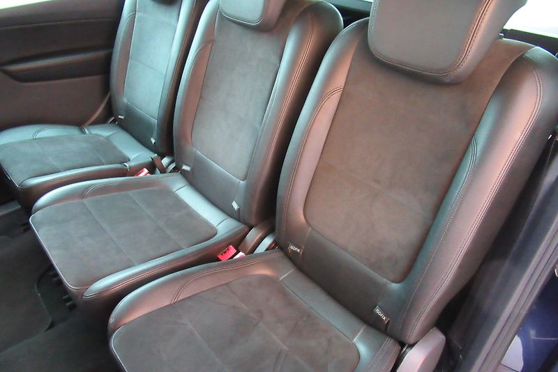 Volkswagen Sharan 2.0 TDi 4x4 TAŽNÉ NA 2,4t - fotka 20 z 34