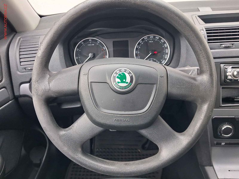 Škoda Octavia (2012) 1.4TSi, 1.maj,ČR, servis - fotka 11 z 15
