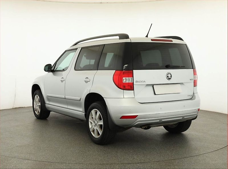Škoda Yeti (2016) GreenLine 1.2 TSI, Serv.kniha - fotka 4 z 18