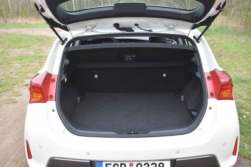 Toyota Auris hybrid je dlouhověká ojetina s nízkou spotřebou