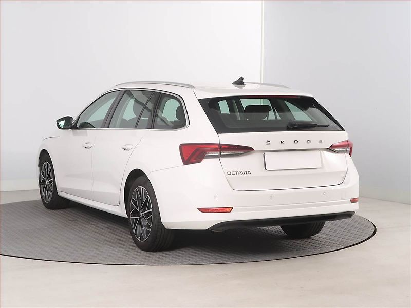 Škoda Octavia (2021) Style 1.5 TSI, Serv.kniha - fotka 4 z 16
