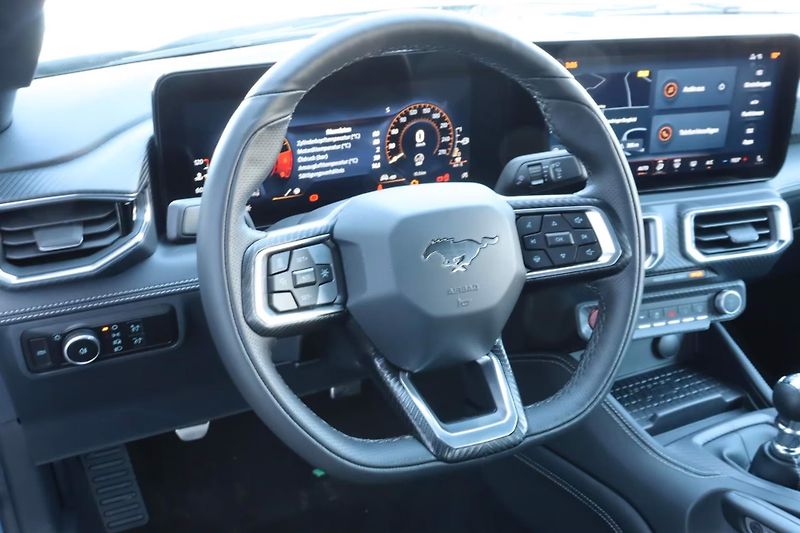 Ford Mustang (2026) 5.0 MagneRide GT-Styling - fotka 14 z 28