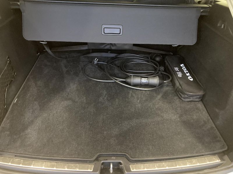 Volvo XC60 T6 eAWD ULTRA DARK - fotka 10 z 26