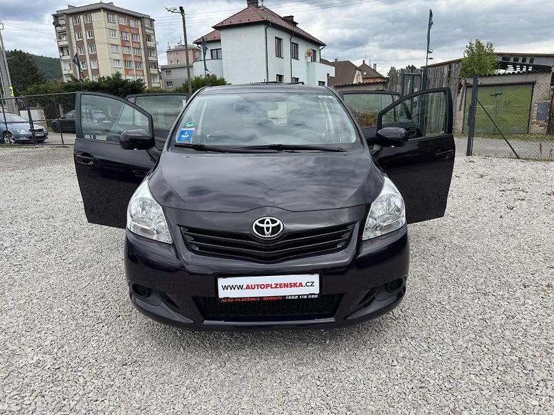 Toyota Verso (2010) 1.6VVTi,rezervace - fotka 8 z 39