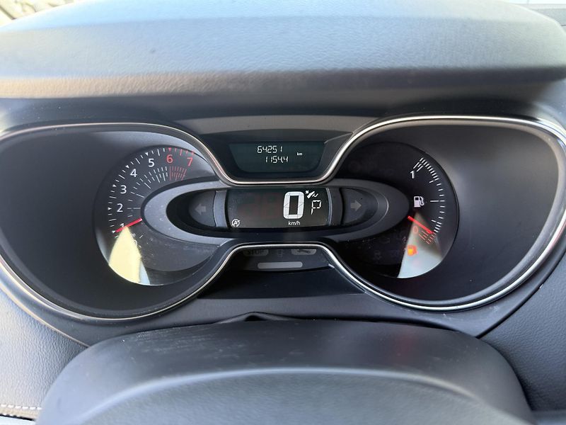 Renault Captur 1.2 TCe INITIALE PARIS  - fotka 15 z 32
