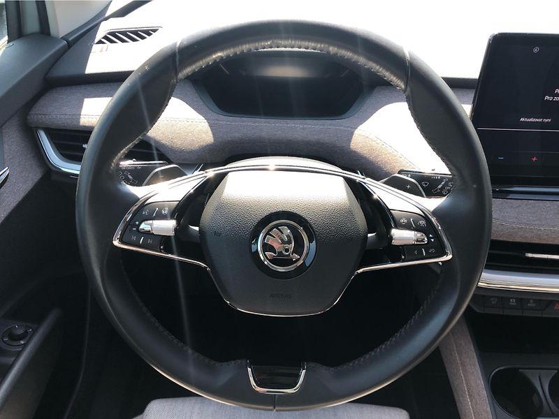 Škoda Enyaq iV 80 150 kW 82 kWh TČ SoH: 90 - fotka 17 z 30