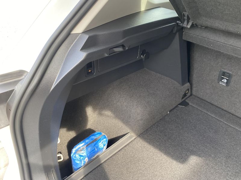 Volkswagen Tiguan 1.4 TSI 92kW -1xMAJ.-ALU-TAŽNÉ - fotka 33 z 46