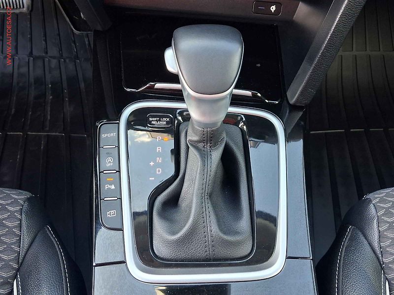 Kia XCeed (2022) 1.5 T-GDi, 2.maj,ČR, TOP, AT - fotka 21 z 25