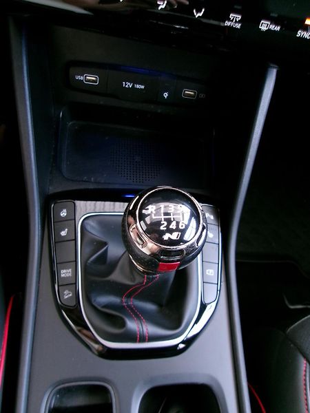 Hyundai Tucson (2021) 1.6T-GDi 110kW N-line MT - fotka 17 z 19