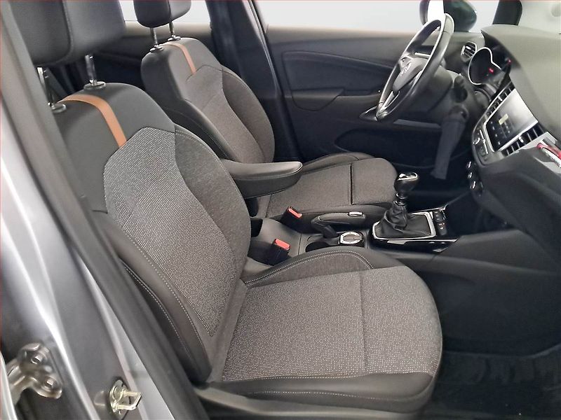 Opel Crossland X (2021) 1.2 Turbo, ČR,1.maj - fotka 9 z 19