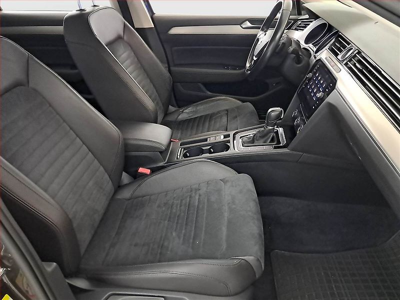 Volkswagen Passat (2018) R-Line 2.0 TDI, Automat, ČR - fotka 9 z 18