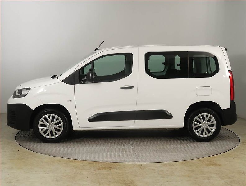 Citroën Berlingo (2022) Live Pack 1.2 PureTech, 5Míst - fotka 3 z 20