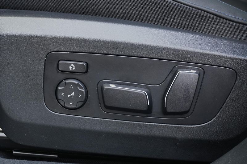 BMW X3 20d, M Paket Pro, Tažné, H/K - fotka 29 z 39