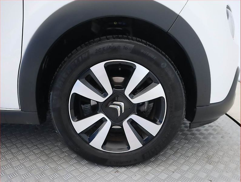Citroën C3 (2023) 1.2 PureTech, Automat - fotka 15 z 22