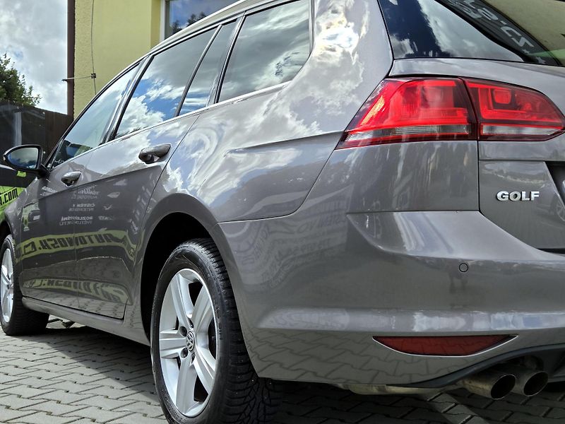 Volkswagen Golf 1,4TSi Highline 92kW, SERV.KN - fotka 42 z 43