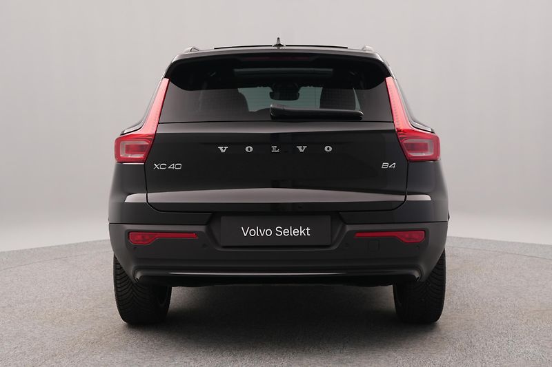 Volvo XC40 B4 DARK ULTRA REZERVACE - fotka 10 z 48