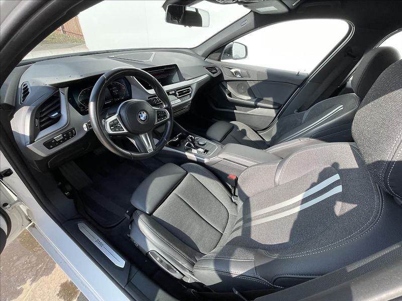 BMW Řada 1 2,0 120d xDrive Advantage A8 - fotka 5 z 22