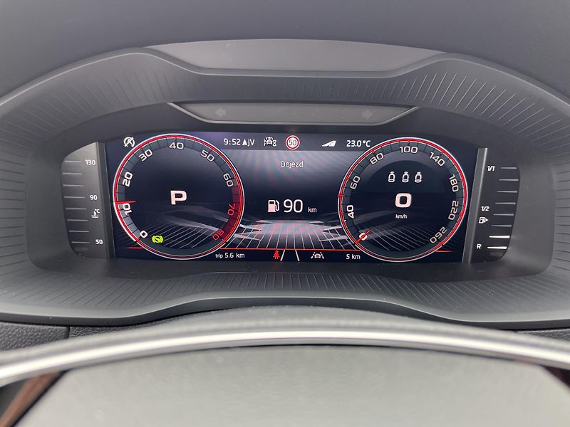 Škoda Karoq SPORTLINE 1.5 A7F 110kW - fotka 13 z 24