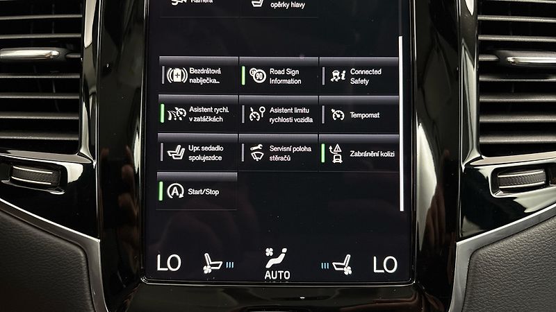 Volvo XC90 2.0 B5 AUT AWD Inscription - fotka 28 z 33