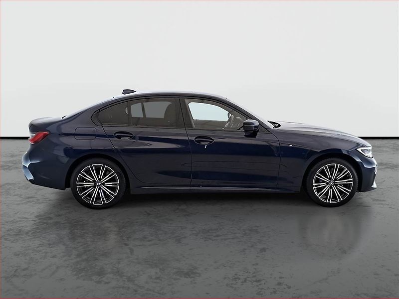 BMW Řada 3 (2021) 330 e xDrive - fotka 6 z 24